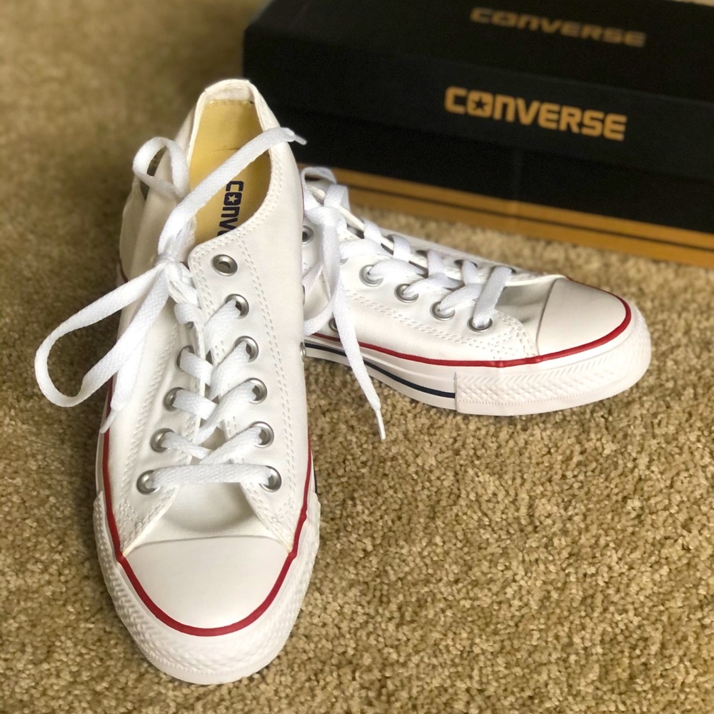 New Size 7.5 women’s white Converse tennis shoes